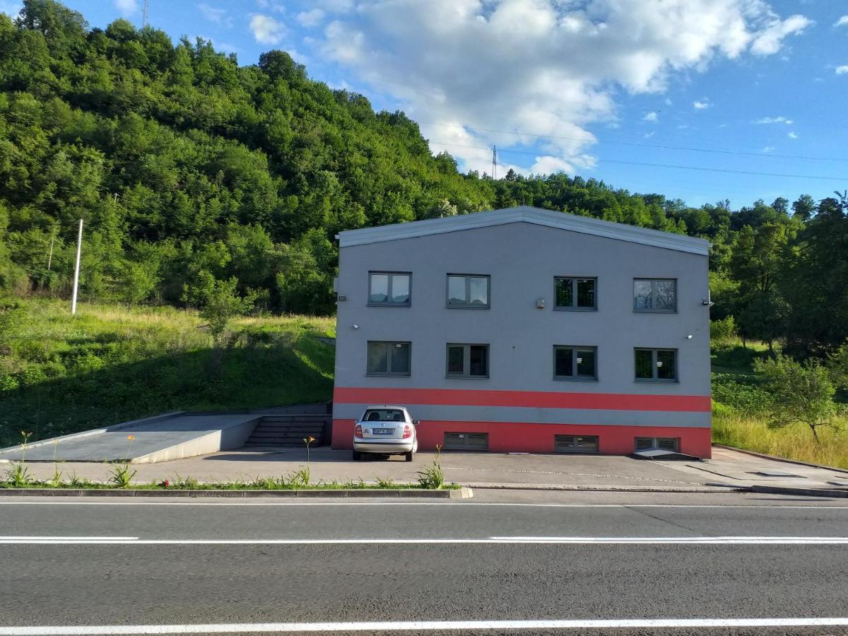 Konjic Lakeside Resort מראה חיצוני תמונה